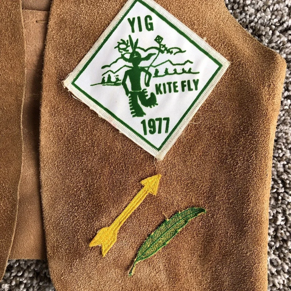 Vintage 70s Indian Guides YMCA Leather Kids Vest Patches Loma Mar CA Twin Valley